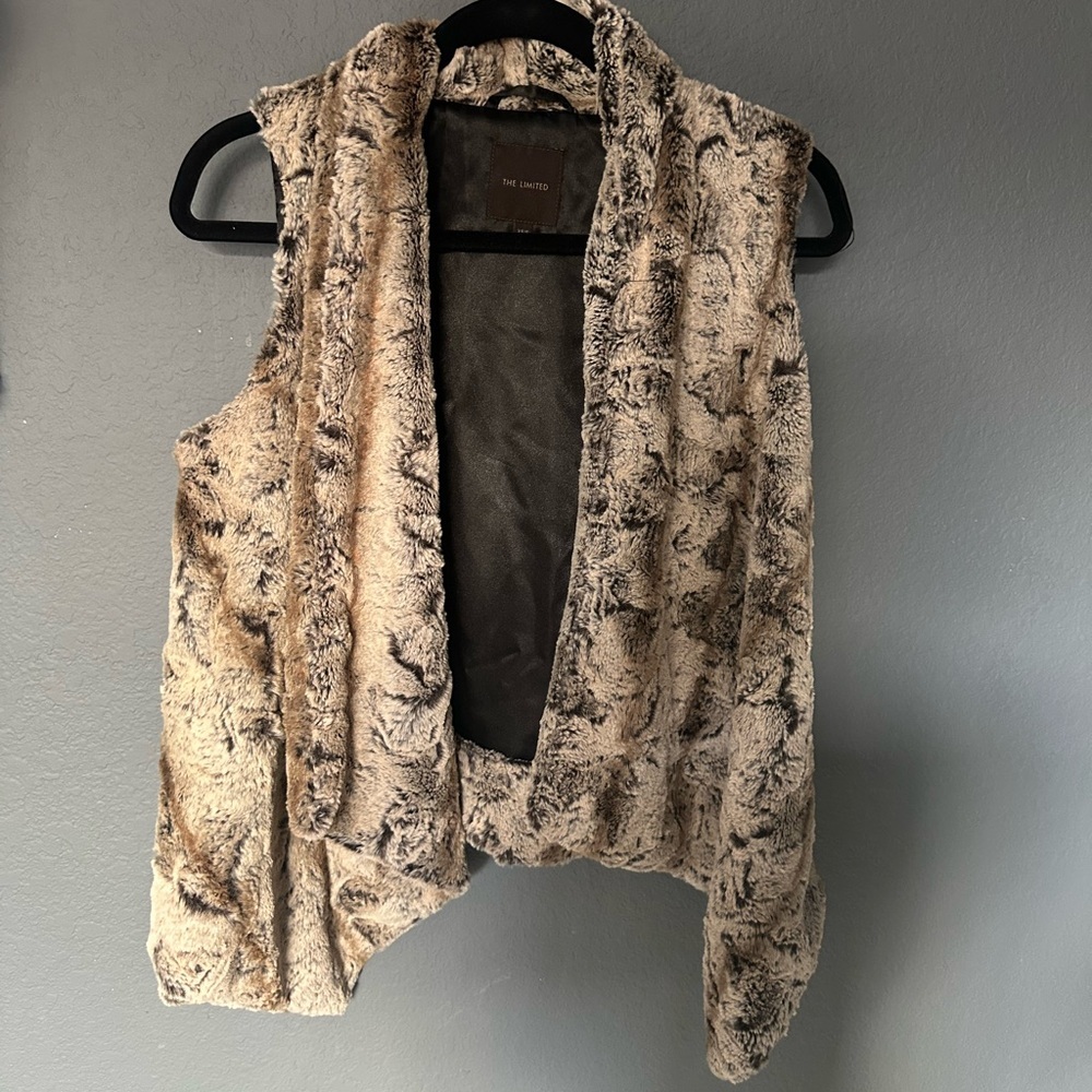 The Limited Faux Fur Super Soft Open Front Vest in‎ Black and Tan Size x Small